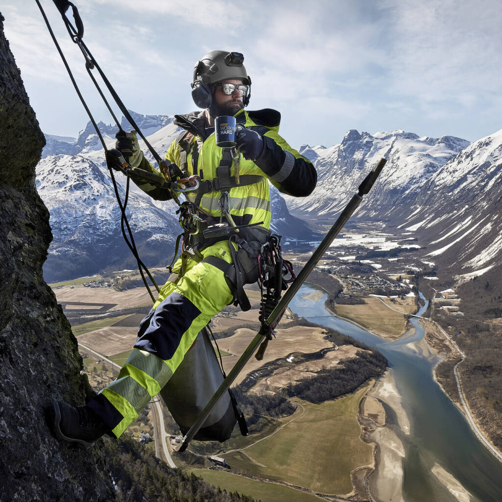 FEAR-NO-ELEMENT_HIGHVIS_6_22