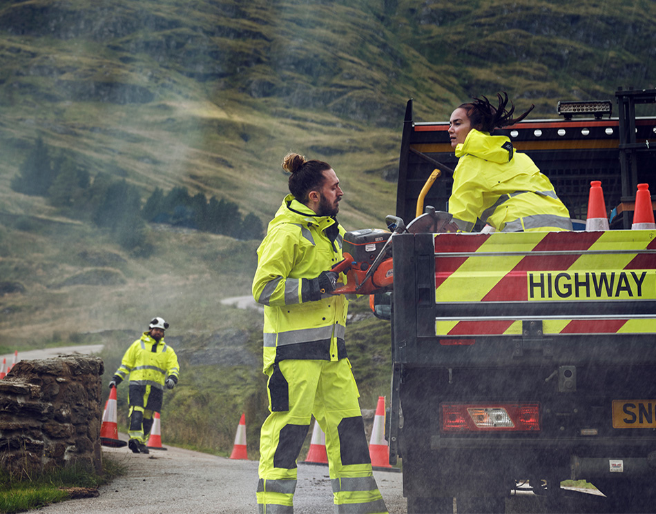 rain_highvis_1_900x745-jpg
